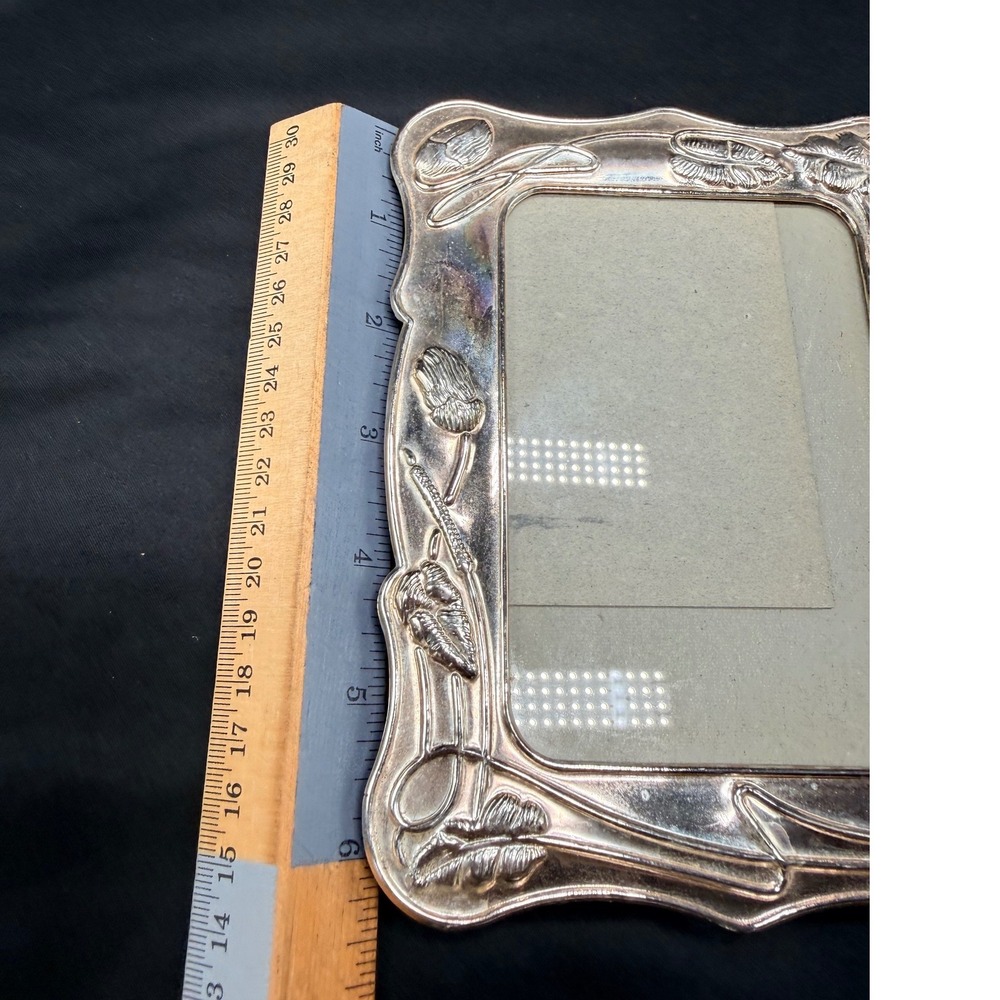 Art Nouveau Style Silver Tone Floral Embossed Picture Frame 3.5x5 Scalloped - Picture 4 of 5
